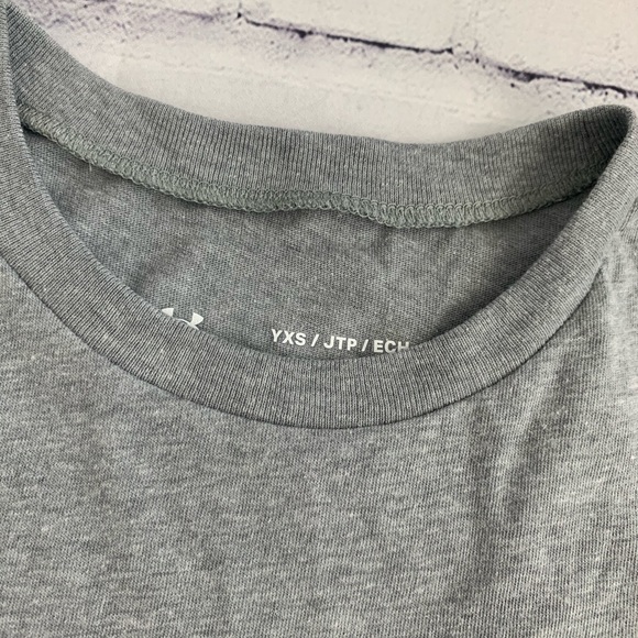 under armour shirt - Picture 3 of 5
